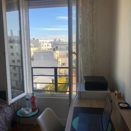 Appartement Tres Calme A 10Mn De Paris - Woman & Couples Only Courbevoie Esterno foto